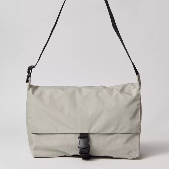 NWT Baggu Sport Messenger Bag - Grey - Picture 2 of 6